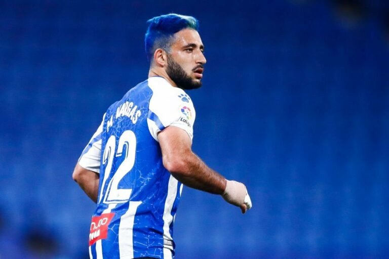 Clube chinês encaminha contratação de substituto de Oscar; Flamengo monitora