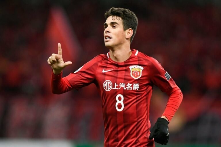 Oscar manda recado à torcida do Flamengo após negociação com o Shanghai Port fracassar