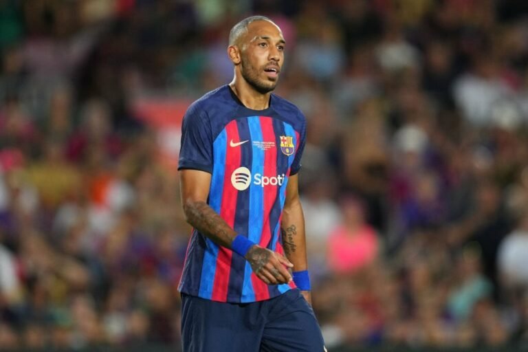 Aubameyang quer sair do Barcelona para atuar em gigante inglês