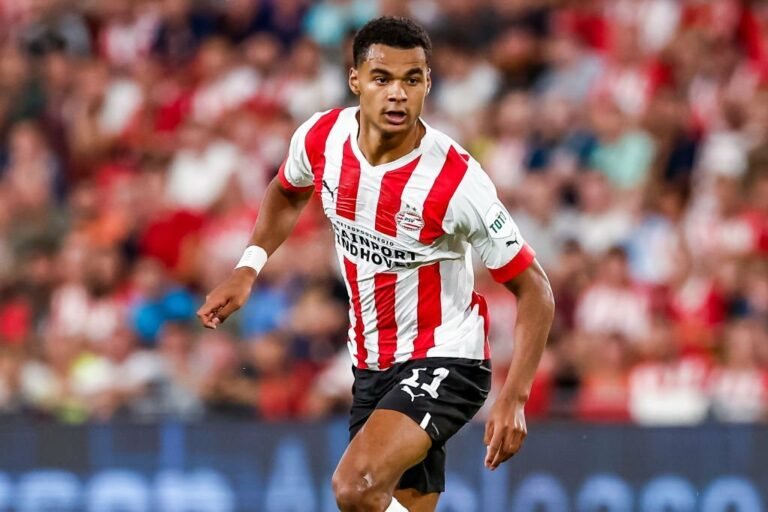 Manchester United define novo alvo após fechar com Casemiro