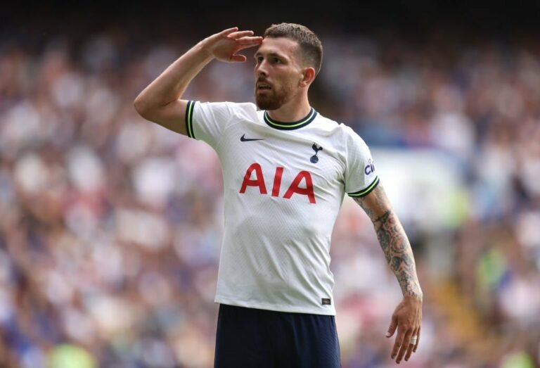 Real Madrid monitora jogador da Premier League para substituir Casemiro