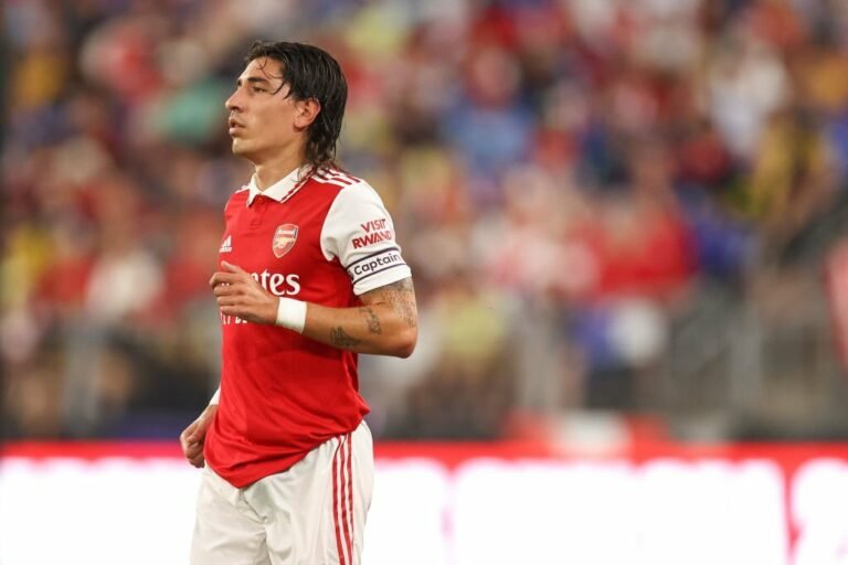 Barcelona pode fazer investida por lateral de clube inglês