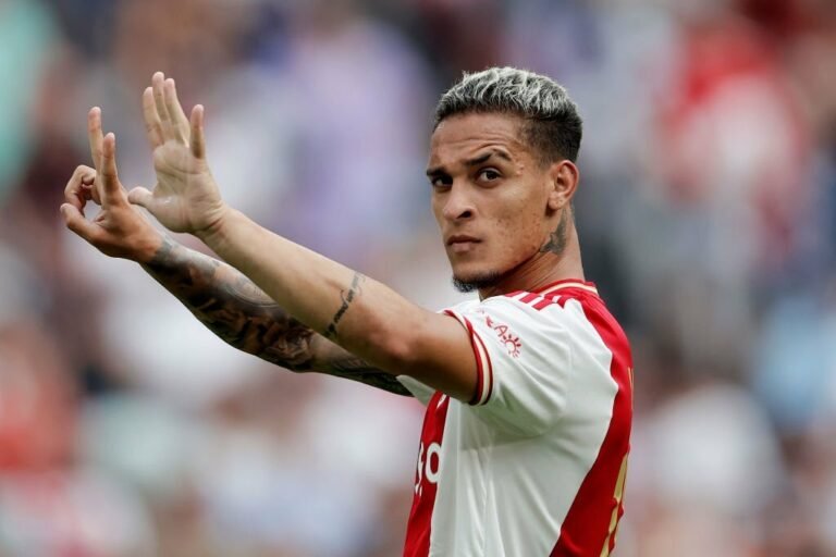 Ajax define preço para vender Antony ao Manchester United