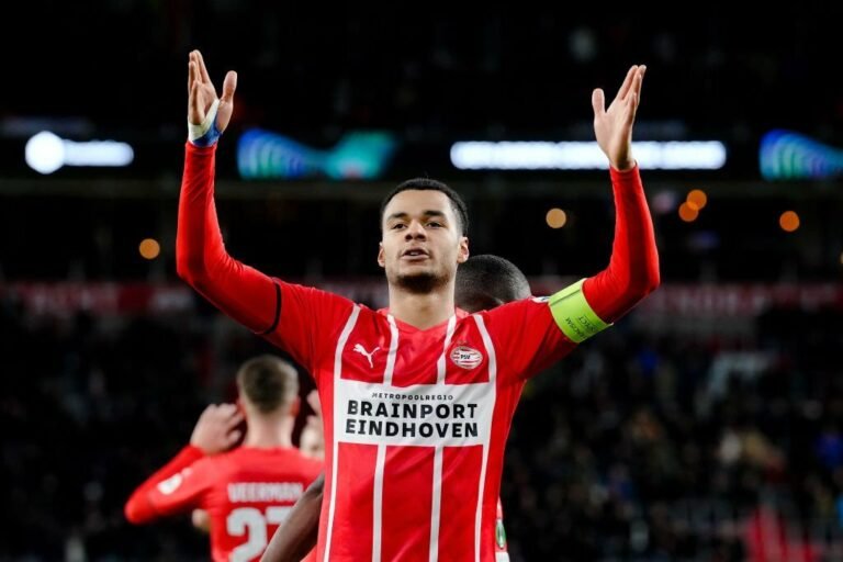 Manchester United prepara oferta por craque do futebol holandês