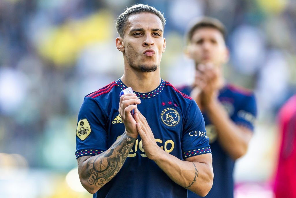 Ajax recusa nova proposta do Manchester United por Antony