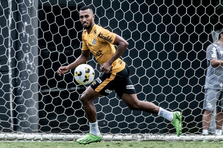 Depois da proposta do futebol egípcio, Lucas Braga fala sobre o futuro