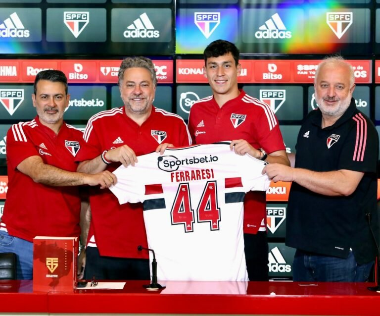 Ferraresi celebra acerto com o São Paulo