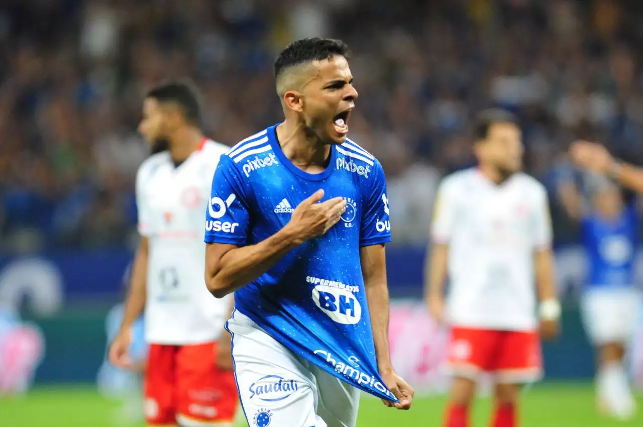 bruno-rodrigues-abriu-o-placar-para-o-cruzeiro_1_108178