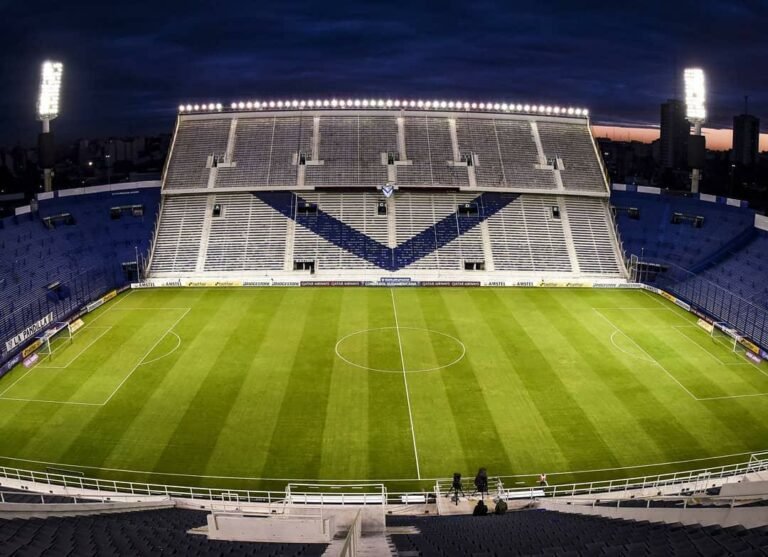 Vélez é multado e terá capacidade reduzida em partida contra Flamengo