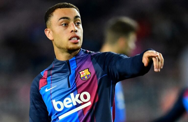 Manchester United busca contratação de lateral do Barcelona