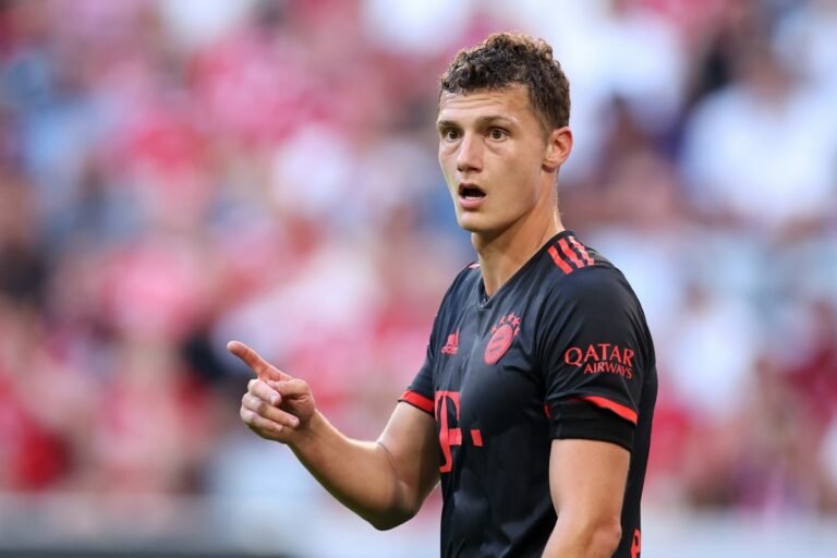 Pavard recusa proposta de Manchester United