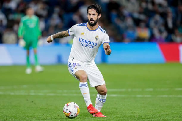 Clube espanhol anuncia a contratação de Isco, ex-Real Madrid