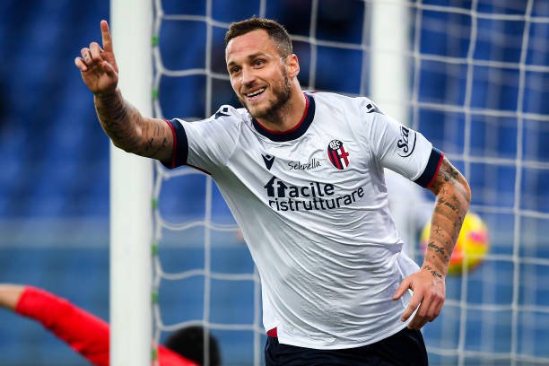 Manchester United prepara oferta para atacante velho conhecido da Premier League