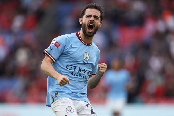 PSG entra na corrida e tenta atrapalhar planos do Barcelona por Bernardo Silva