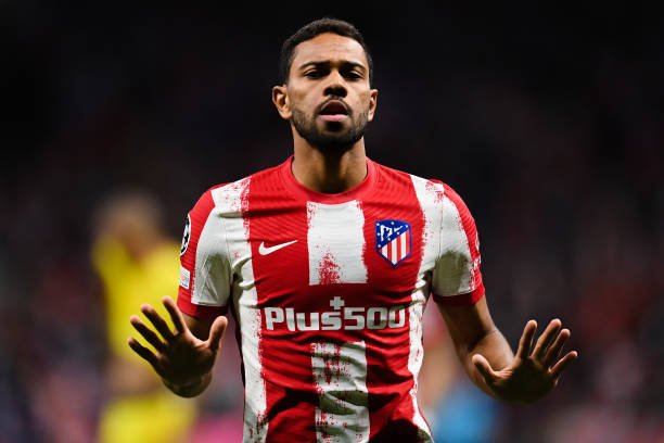 Manchester City aumenta lista de alvos e se interessa por lateral brasileiro