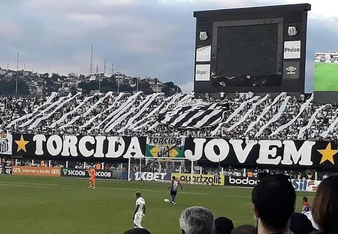 Promotora questiona a liberação das bandeiras com mastros em SP: “Falta de legitimidade da parte”