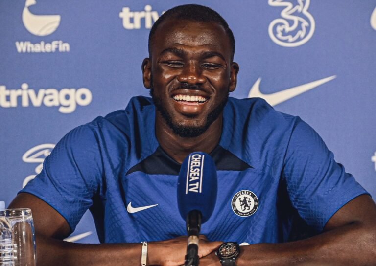 Koulibaly liga para Terry e pede permissão para usar a camisa 26 no Chelsea