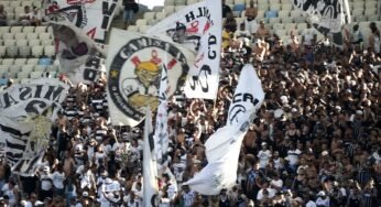 Torcida do Corinthians esgota ingressos para confronta contra o Flamengo no Maracanã