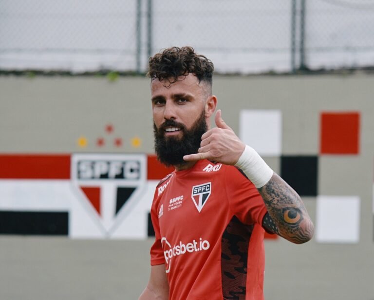 Jandrei deve ser o goleiro titular do São Paulo no duelo contra o América Mineiro