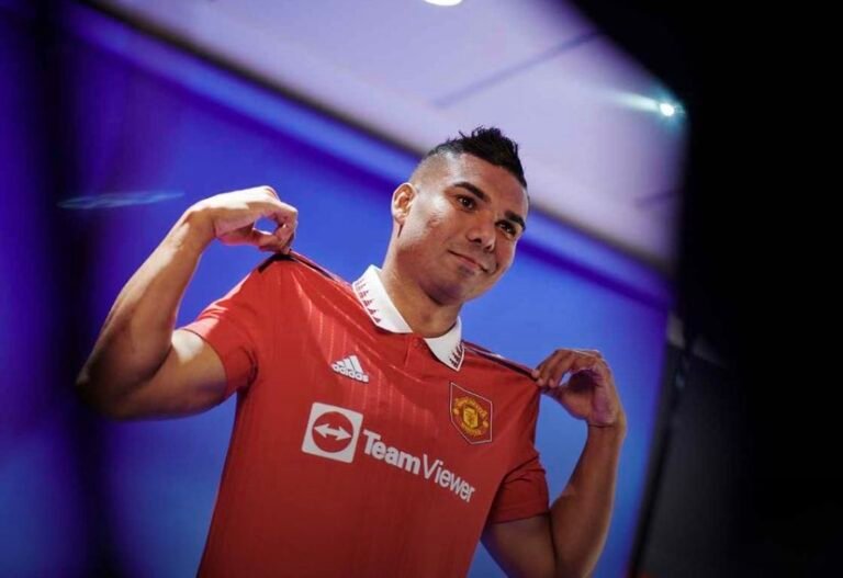 Manchester United divulga o número que Casemiro usará na camisa