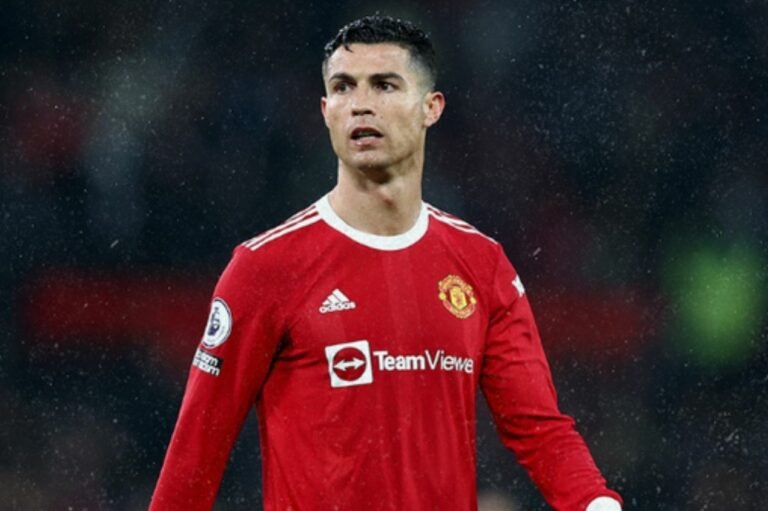 Cristiano Ronaldo pode ser emprestado ao Napoli, diz jornalista