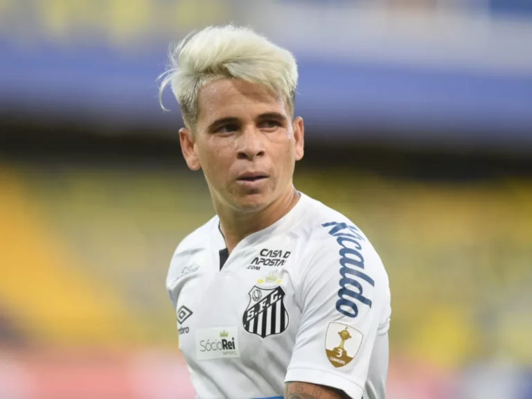 Santos faz exigência ao Grêmio para concluir negociação de Soteldo