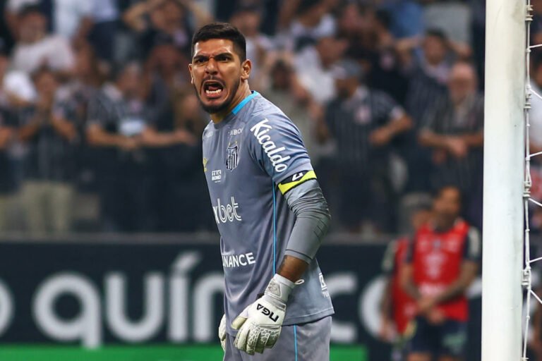 Marcos Braz descarta investida do Flamengo por João Paulo e Pedro Raul