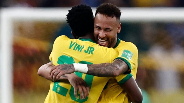 Neymar posta mensagem de apoio a Vinícius Júnior, após o jovem ser criticado por comemorações
