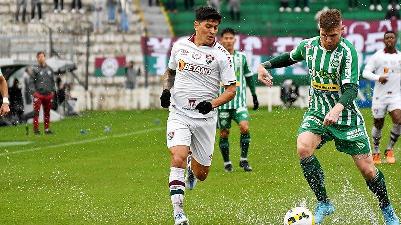 CBF divulga trio de arbitragem para Fluminense x Juventude