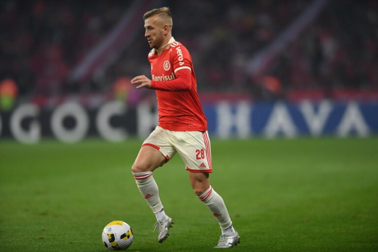 Pedro Henrique comenta sobre interesse de Flamengo e São Paulo