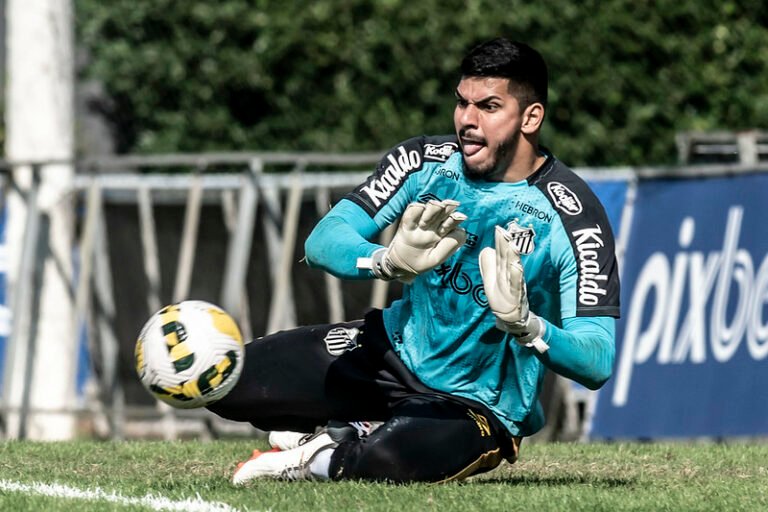 Flamengo deve fazer nova investida por João Paulo, com dinheiro e jogadores