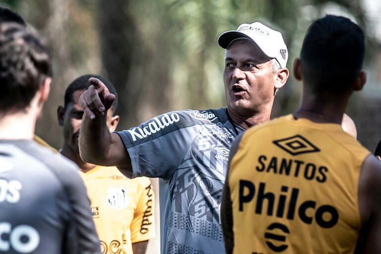 Rueda já começa projetar 2023; Lisca segue nos planos e em alta