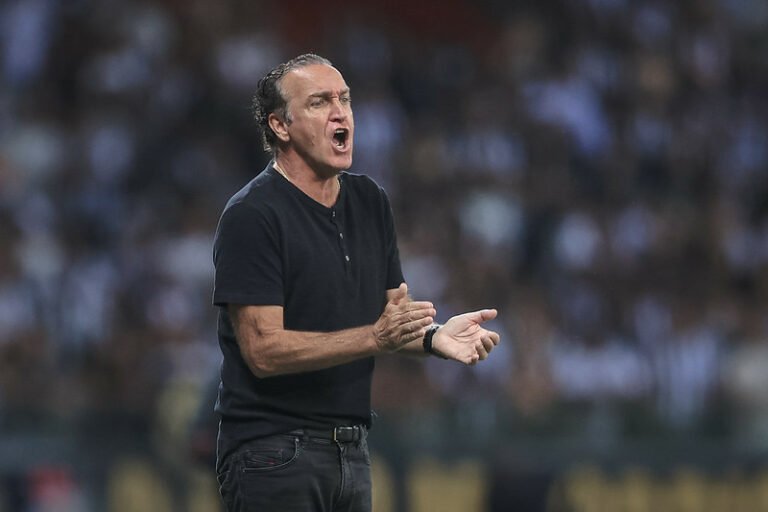 Cuca está próximo de renovar seu contrato com o Atlético-MG para 2023, afirma jornalista
