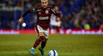 Com dores no pé direito, Arrascaeta será reavaliado no Flamengo