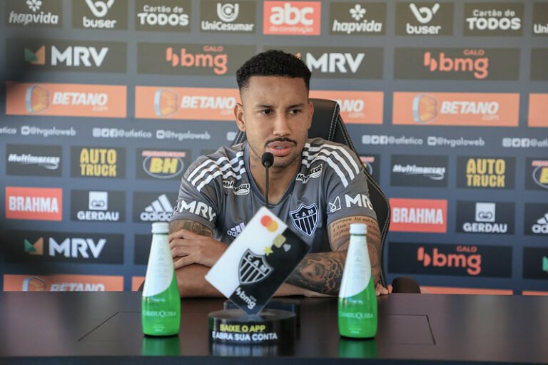 Jair comenta desfalques do Atlético Mineiro e sua versatilidade no meio de campo alvinegro