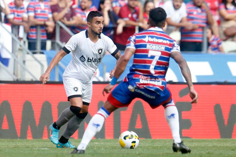 Botafogo marca data para cirurgia de Rafael após trauma craniofacial