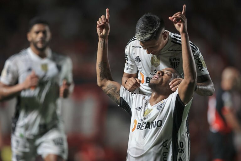 Com vitória, Galo se torna o 2º melhor visitante do Brasileirão