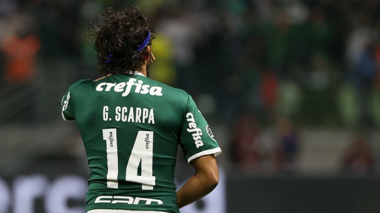Palmeiras volta atrás e tenta recomprar Scarpa após venda ao Nottingham Forest