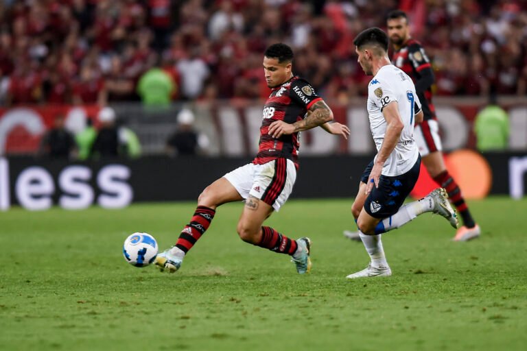 Atlético de Madrid envia olheiros para observar João Gomes