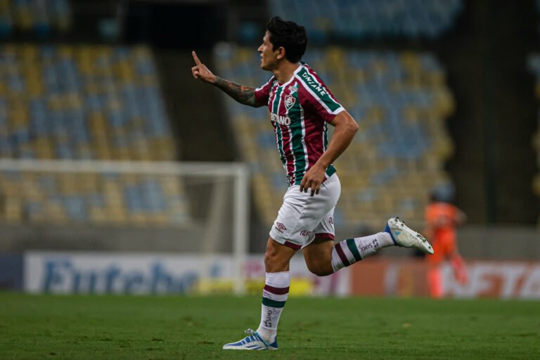 Germán Cano iguala marca de ex-atacante do Flamengo no Brasileirão