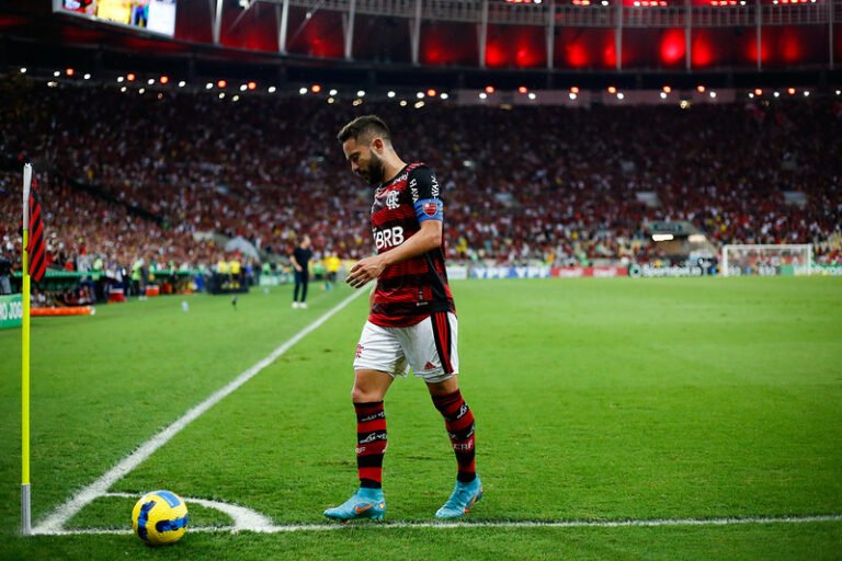 Éverton Ribeiro faz história pelo Flamengo diante o São Paulo