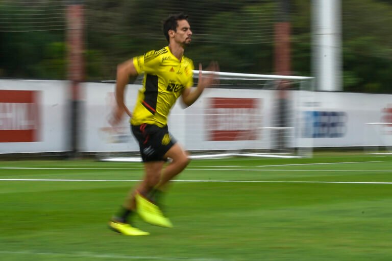 Rodrigo Caio pode voltar a ser relacionado após mais de dois meses