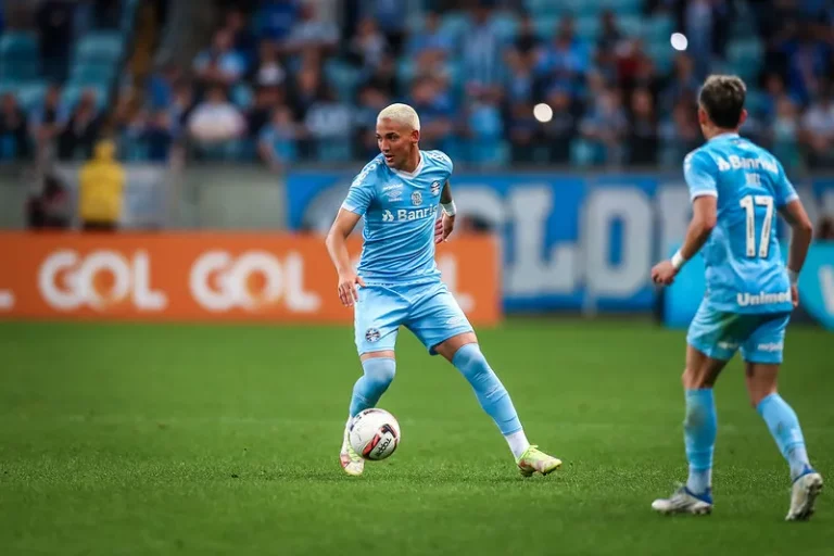 Jhonata Robert sofre nova lesão e preocupa comissão técnica