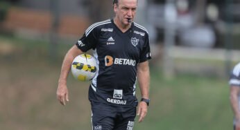 Após reunião com jogadores, Cuca fala em melhores resultados e união do elenco