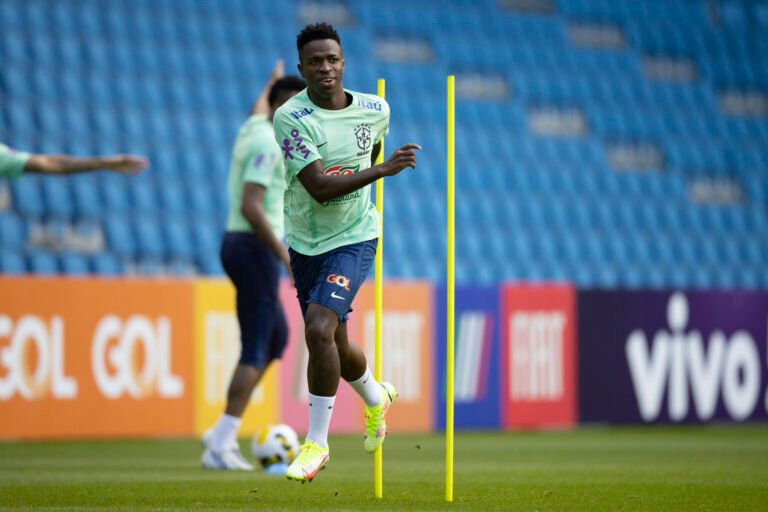 Tite prepara duas mudanças para Brasil enfrentar Tunísia; Vini Jr. deverá ser reserva