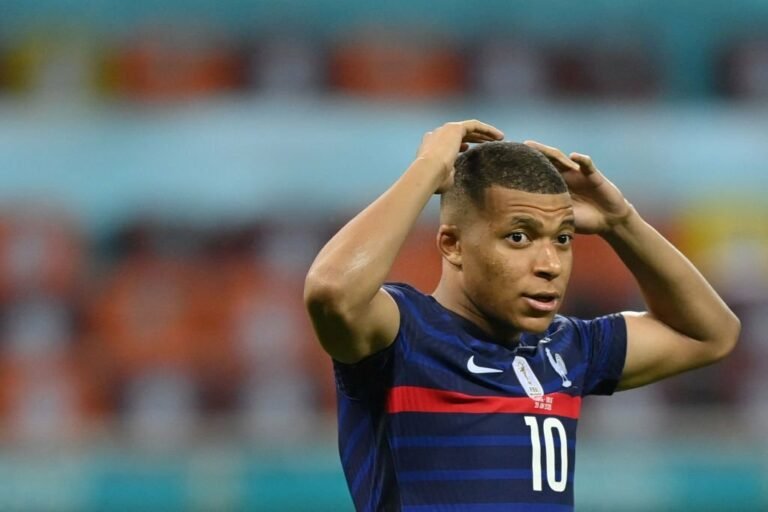 Seleção Francesa mudará acordo de direito de imagem após crise gerada por Mbappé