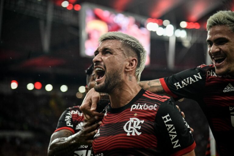 Flamengo é terceiro clube a chegar nas finais de Copa do Brasil e Libertadores no mesmo ano