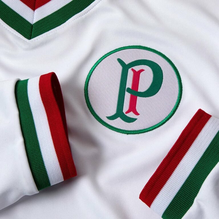 Nova camisa exclusiva do Palmeiras é divulgada nas redes sociais