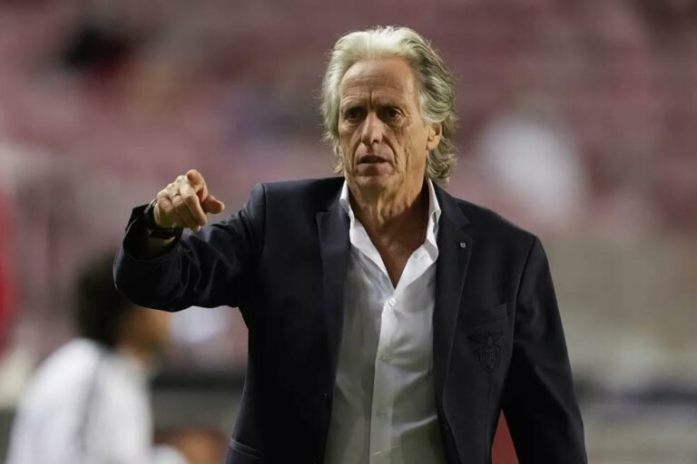 Presidente do Atlético-MG descarta contratação de Jorge Jesus