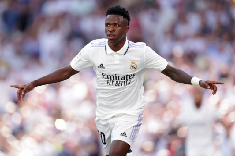 Vini Jr. ganha passaporte espanhol; veja como isso ajudará o Real Madrid